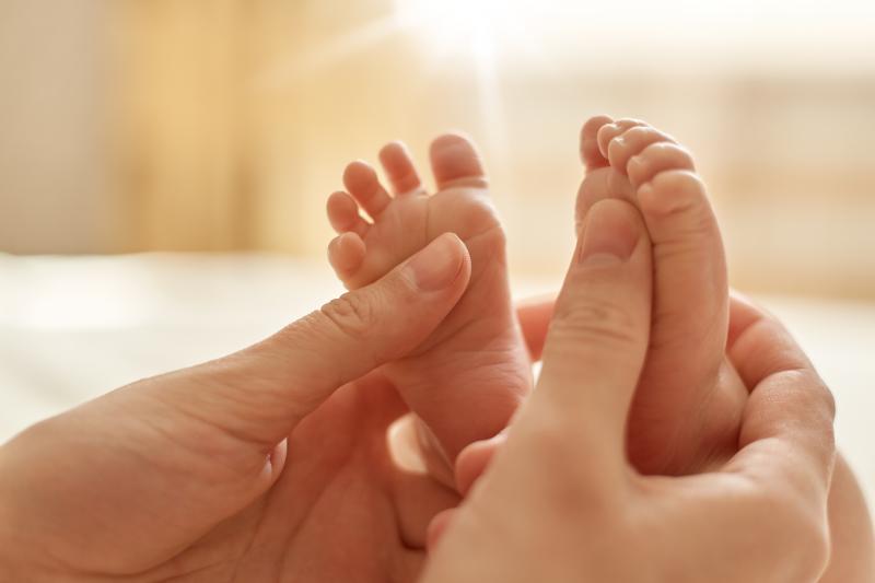 Apakah Pemijatan pada Bayi Berkontribusi pada Peningkatan Kecerdasan dan Kemampuan Berjalan?