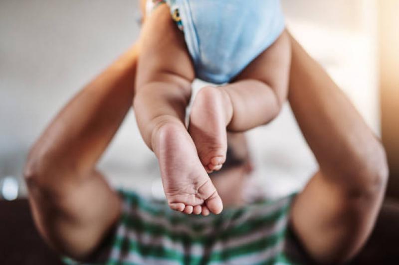 Kapan Bayi Mulai Mengenali Ayah? Inilah Penjelasan dari Dokter Anak