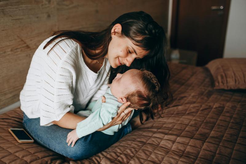 Tanpa Gadget! Ini 5 Ide Permainan Stimulasi untuk Bayi Usia 0-3 Bulan